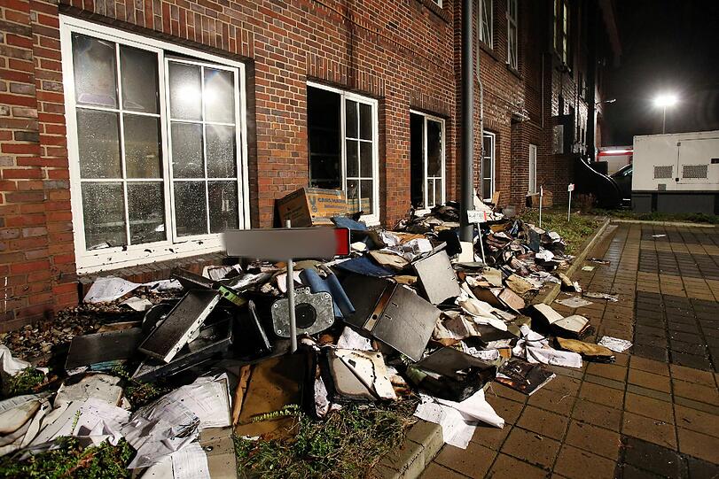 Brandanschlag auf die Hamburger Morgenpost: Die Bilder vom Tatort.