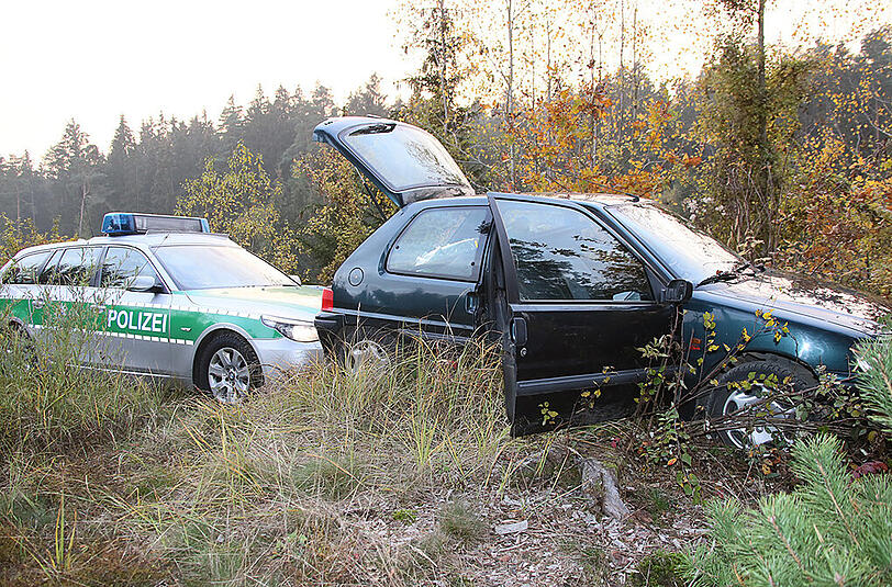 Die Polizei konnte den Mann nach einer langen Verfolgungsjagd auf einem Waldweg stellen.