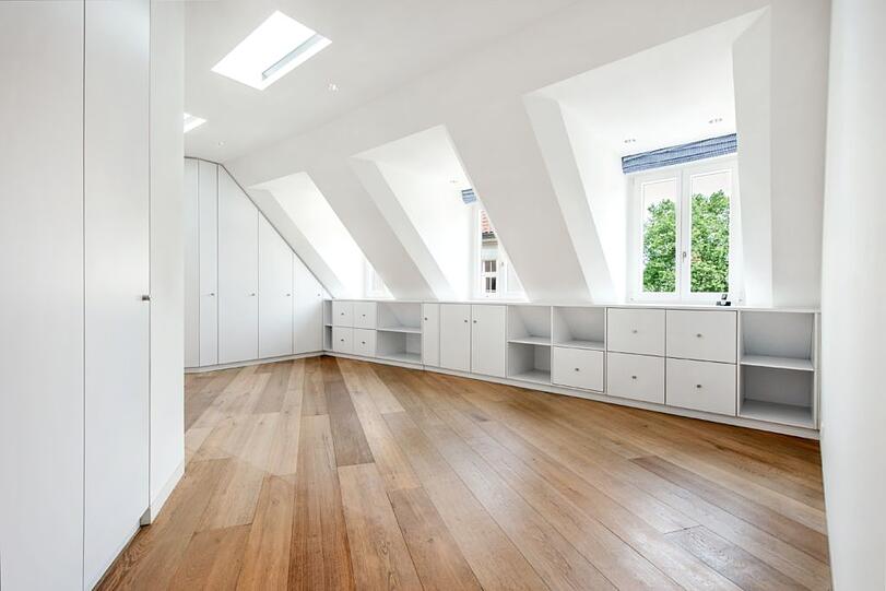 Mit diesen Bildern wird die Wohnung beworben - ein Wunder, dass sie noch auf dem Markt ist.
