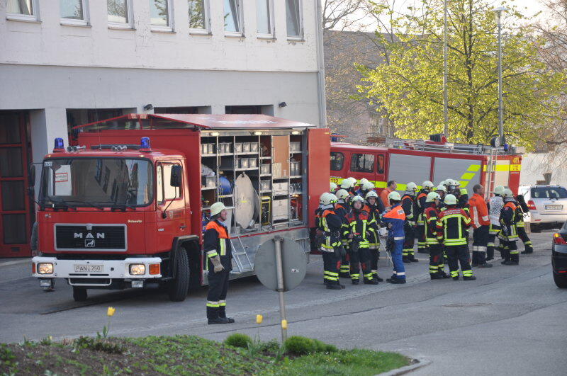 Feuerwehreinsatz in Eggenfelden: Am Sonntagmorgen brach in einer Wohnung plötzlich ein Feuer aus.