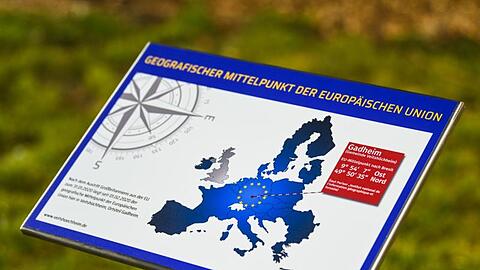 Ein Feld in Gadheim in Unterfranken ist der geografische Mittelpunkt der neuen Europäischen Union.