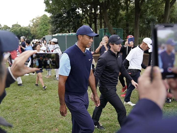 Tiger Woods und Rory McIlroy bei dem Show-Event in Japan.