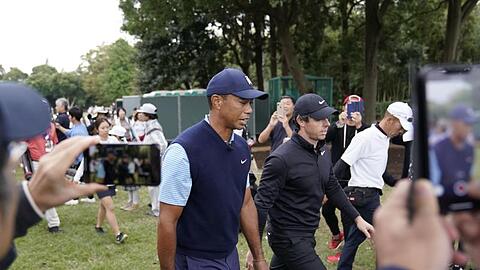 Tiger Woods und Rory McIlroy bei dem Show-Event in Japan.