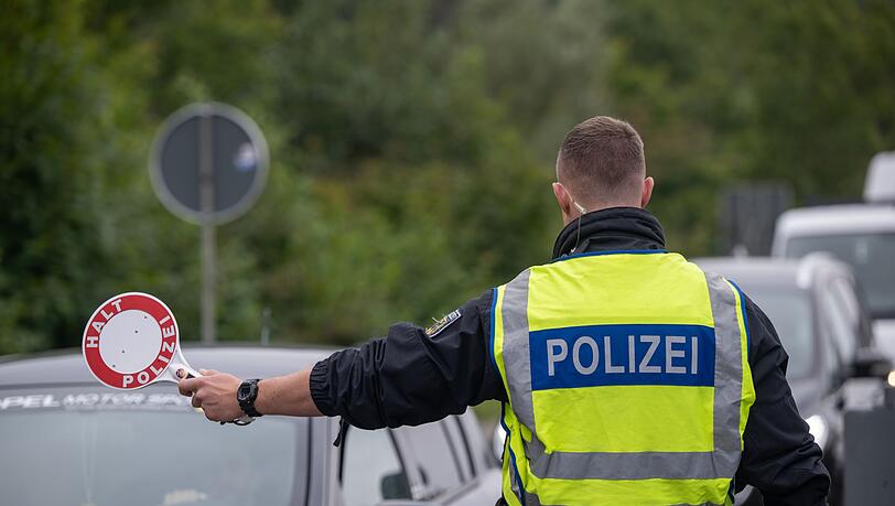 Bei Grenzkontrollen wurden die Bundespolizisten fündig. (Symbolbild) Bei Grenzkontrollen wurden die Bundespolizisten fündig. (Symbolbild)