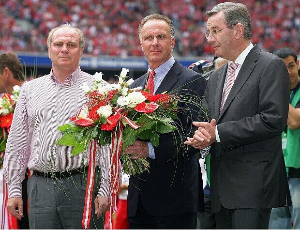 ... und auch 2008 war der FC Bayern mit dem Gewinn der beiden wichtigsten nationalen Titel in Deutschland das Maß aller Dinge.
