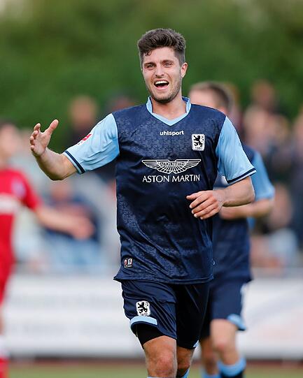 Großartiges Spiel der Löwen in Mindelheim. Im Test gegen Duisburg gab es einen klaren 4:0-Sieg - die Bilder des Spiels.