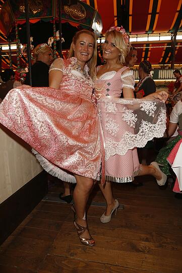 Jennifer Knäble und Ophelia Blaimer