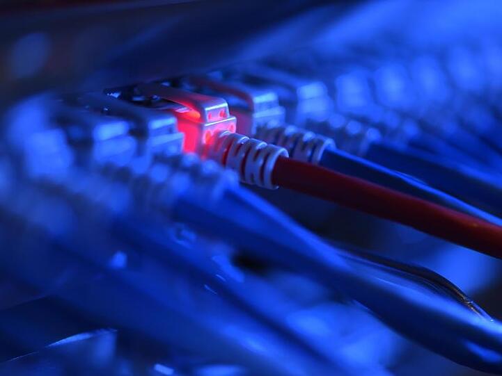 Gut 40 Prozent deutscher Unternehmen erleben Cyberangriffe.