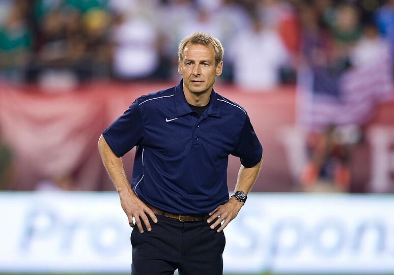 1:1 gegen Mexiko - Beim erstebn Spiel der US-Fußballnationalmannschaft mit Jürgen Klinsmann hüpfte der Coach am Spielfeldrand wie ein Flummi. Die Bilder.