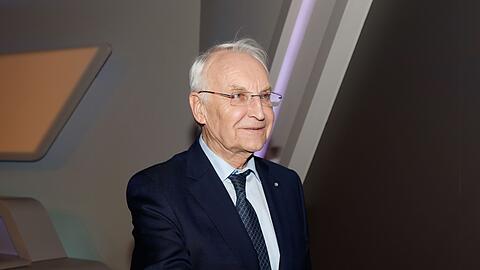 Bayerns ehemaliger Ministerpräsident Edmund Stoiber sitzt beim FC Bayern im Aufsichtsrat.