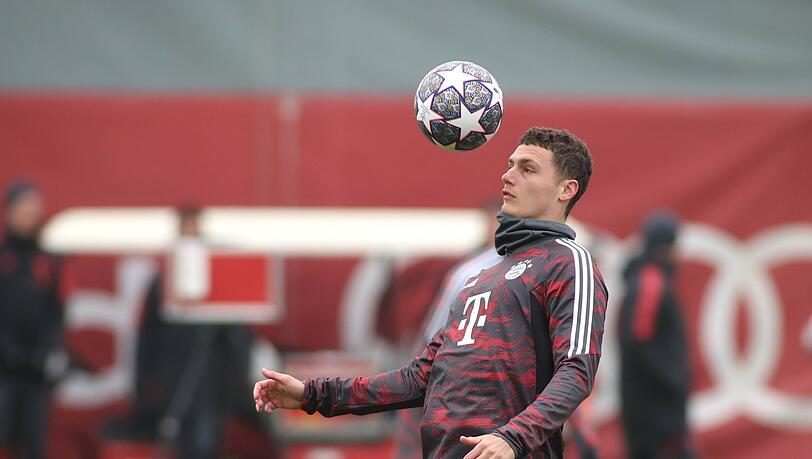 Den Ball fest im Blick: Benjamin Pavard beim Training. Der Fußballstar hat am Mittwoch einen Termin vor dem Kadi.