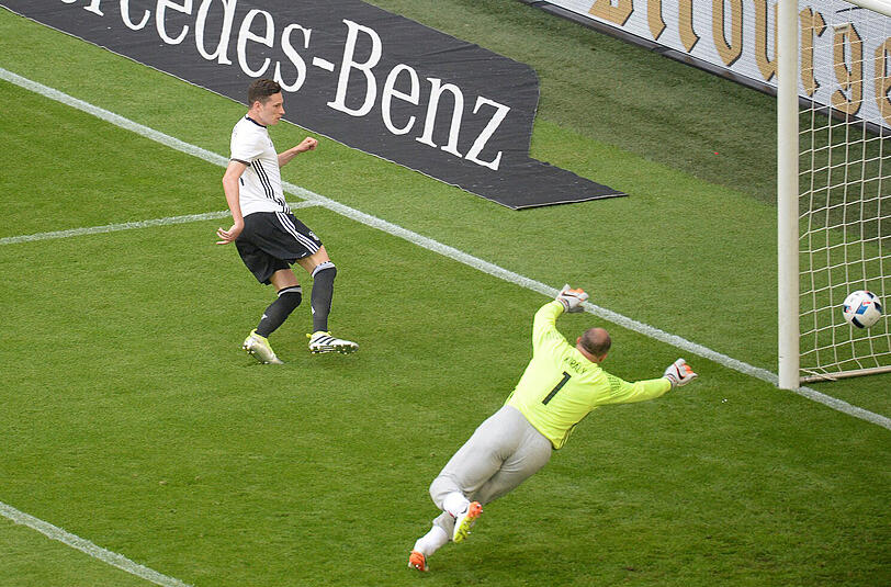 Julian Draxler: Note 2. Hatte gute Aktionen, auch wenn nicht alles glückte. Zurecht mit viel Applaus verabschiedet.