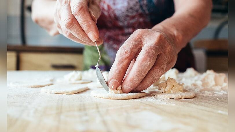 Kochen wie in einer echten italienischen Küche - dazu gehört auch Pasta selbst machen.