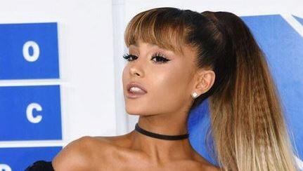 Ariane Grande und Nicki Minaj sprechen über ihren gemeinsamen Song 'Side To Side' Ariane Grande und Nicki Minaj sprechen über ihren gemeinsamen Song 'Side To Side'