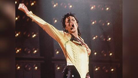 Michael Jackson während eines Live-Auftrittes im Jahr 1990.