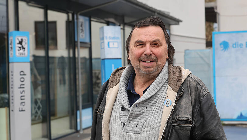 "Was zur Hölle ist jetzt los? Das klingt ja wie ein Traum!" Inzwischen sind leichte Zweifel dazugekommen, weil es noch nicht fix ist, wobei die Dinge bei Sechzig ja immer länger dauern": Allesfahrer Roman Wöll. "Was zur Hölle ist jetzt los? Das klingt ja wie ein Traum!" Inzwischen sind leichte Zweifel dazugekommen, weil es noch nicht fix ist, wobei die Dinge bei Sechzig ja immer länger dauern": Allesfahrer Roman Wöll.