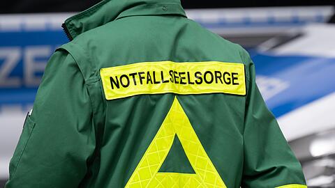 Seelsorger k&uuml;mmern sich um die Angeh&ouml;rigen
