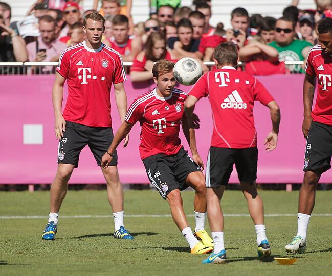 Sehen Sie hier weitere Bilder vom ersten Mannschaftstraining mit Mario Götze.