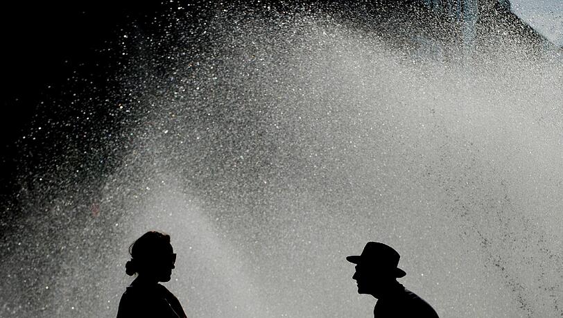 Mehr als 30 Grad in der Stadt: Die Münchner genießen den Sommer. Mehr als 30 Grad in der Stadt: Die Münchner genießen den Sommer.