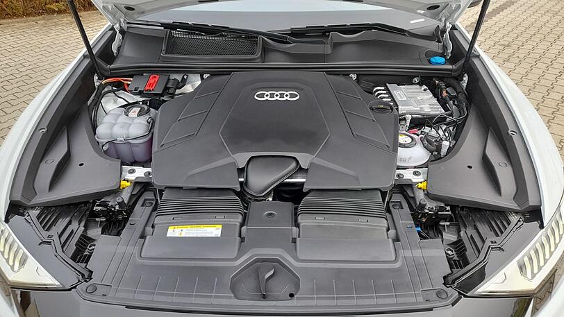 Die Zusammenarbeit von Turbobenziner und Strommaschine ist beim Plug-in-Q8 in Richtung Dynamik ausgelegt.