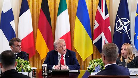 US-Präsident Trump berät mit dem ukrainischen Präsidenten Selenskyj und europäischen Staats- und Regierungschefs über eine Friedenslösung für die Ukraine