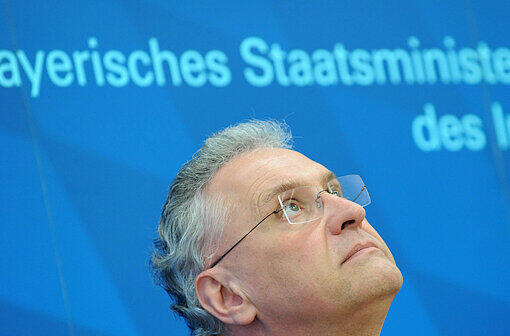 Innenminister Joachim Hermann (CSU) kämpft gegen radikalen Islamismus in Ingolstadt.