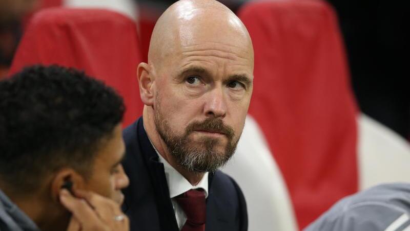 Erik ten Hag, Trainer von Ajax Amsterdam, am Spielfeldrand. Erik ten Hag, Trainer von Ajax Amsterdam, am Spielfeldrand.