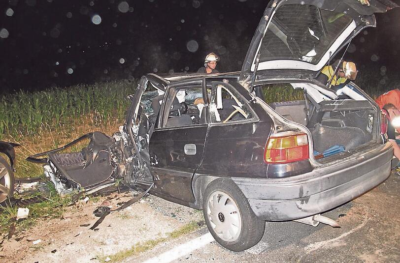 Das ist das Auto, in das der 41-Jährige im Sommer vor zwei Jahren gerast ist. Ein Mädchen starb bei dem Unfall.