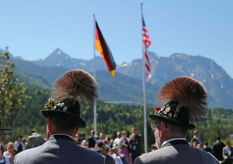 Weitere Bilder vom Treffen zwischen Merkel und Obama in Krün vor dem G7-Gipfel in Elmau.