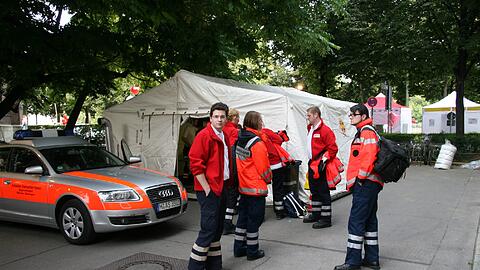 Sanitäter des ASB sorgen auf der Auer Dult für Sicherheit.