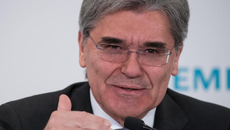 Joe Kaeser, Vorstandsvorsitzender der Siemens AG, nimmt an einer Pressekonferenz vor Beginn der Hauptversammlung in der Olympiahalle teil. Joe Kaeser, Vorstandsvorsitzender der Siemens AG, nimmt an einer Pressekonferenz vor Beginn der Hauptversammlung in der Olympiahalle teil.