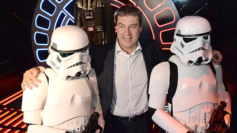 Galaktisch: Söder als Stormtrooper-Kumpel im Oktober 2016 bei der Ausstellung "Star Wars Identities" in der Kleinen Olympiahalle in München.