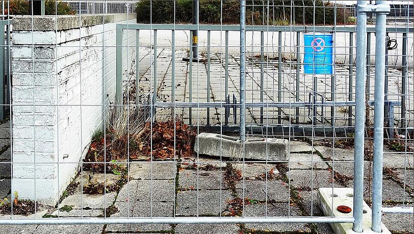 Der Busbahnhof im Olympiadorf ist ein Schandfleck, findet Anwohner Rainer Schoder... Der Busbahnhof im Olympiadorf ist ein Schandfleck, findet Anwohner Rainer Schoder...