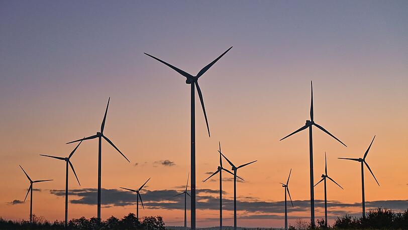 Die Green City AG baut unter anderem Windräder. (Symbolbild)