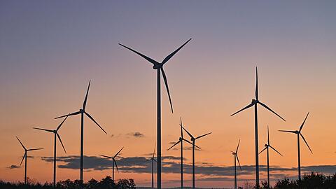 Die Green City AG baut unter anderem Windräder. (Symbolbild)