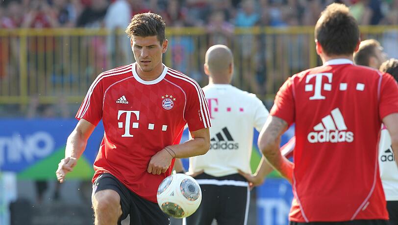 Mario Gomez (l.) wechselt nach Florenz. Mario Gomez (l.) wechselt nach Florenz.