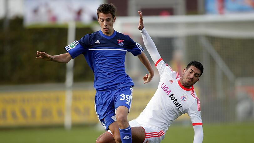 Janik Haberer (l.), hier im Duell mit Ex-Bayer Emre Can, wechselt nach Hoffenheim. Janik Haberer (l.), hier im Duell mit Ex-Bayer Emre Can, wechselt nach Hoffenheim.