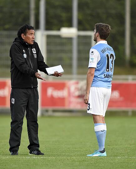 Die Löwen gewinnen gegen den SV Heimstetten mit 3:0 - Die Bilder vom Spiel.