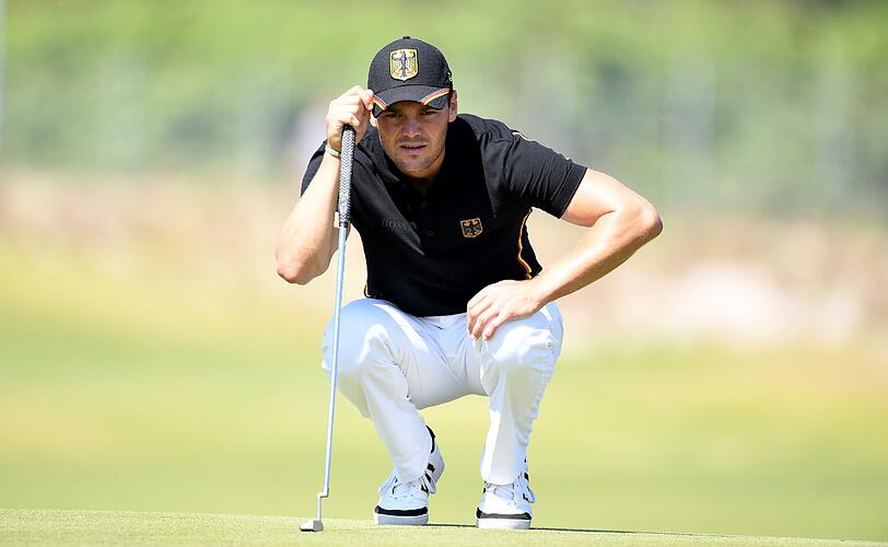 Bei Golfspielern sind Trainingshosen und Sportshirts verpönt. «In unseren Regeln steht halt drin, dass wir immer ein Polohemd tragen müssen &ndash; ein Shirt mit Kragen», erklärte der deutsche Spitzenspieler Martin Kaymer. «Aber du kannst auch mit Shorts spielen, nur bei uns Profis vielleicht nicht.»