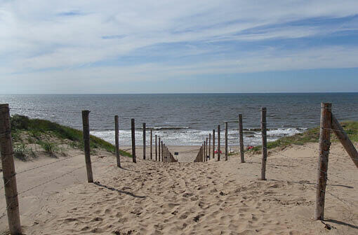 Sand, Sonne und Meer - die niederländische Nordseeküste bei Zandvoort.