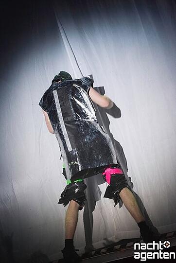 Hip-Hop a la Deichkind. Bilder von der fulminanten Show am 23.11 im Zenith in München.