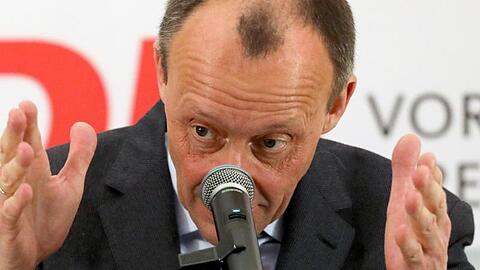 Merz bekräftigte bei seinem Auftritt in Mecklenburg-Vorpommern, er wolle "einen Beitrag leisten", die Herausforderungen der nächsten Jahre zu meistern.