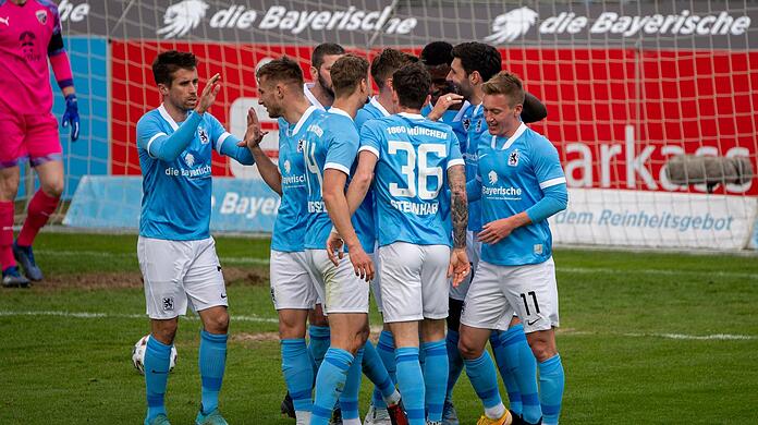 Für die Löwen läuft's derzeit sehr gut, die Münchner kämpfen weiterhin um den Aufstieg in die 2. Liga.