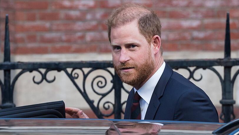 Prinz Harry hat sich in den britischen Medien nicht nur Freunde gemacht. Ein TV-Moderator findet nun deutliche Worte für den Ex-Royal.