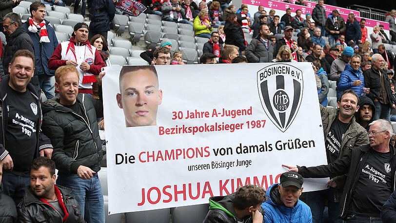 Berthold Kimmich (l.) drückt seinem Sohn Joshua Kimmich die Daumen gegen Mainz.