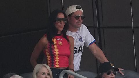 Brad Pitt und Ines de Ramo beim WM-Viertelfinale.