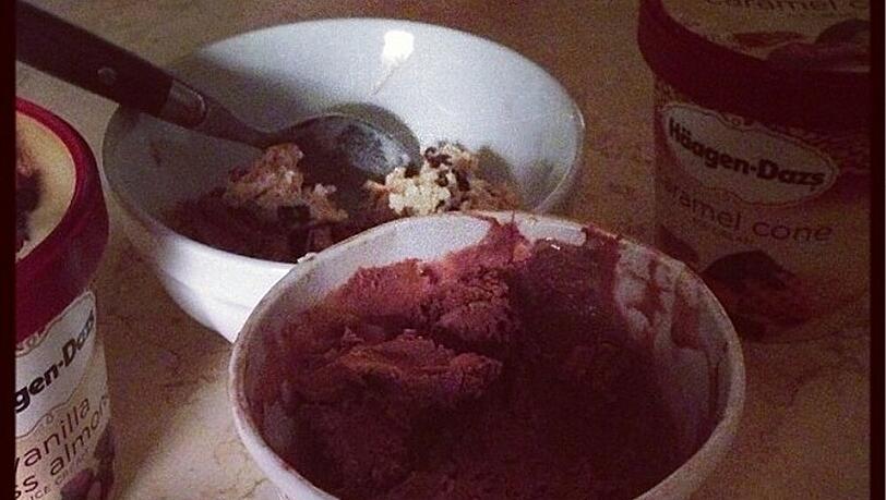 Denise Richards' tägliche Eiscreme-Dosis hat es in sich Denise Richards' tägliche Eiscreme-Dosis hat es in sich