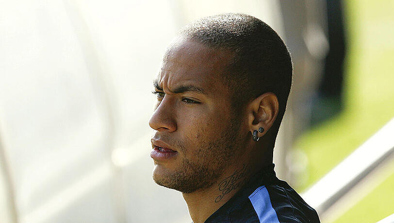 Neymar spielte schon 2003 als Elfjähriger beim FC Santos. Neymar spielte schon 2003 als Elfjähriger beim FC Santos.