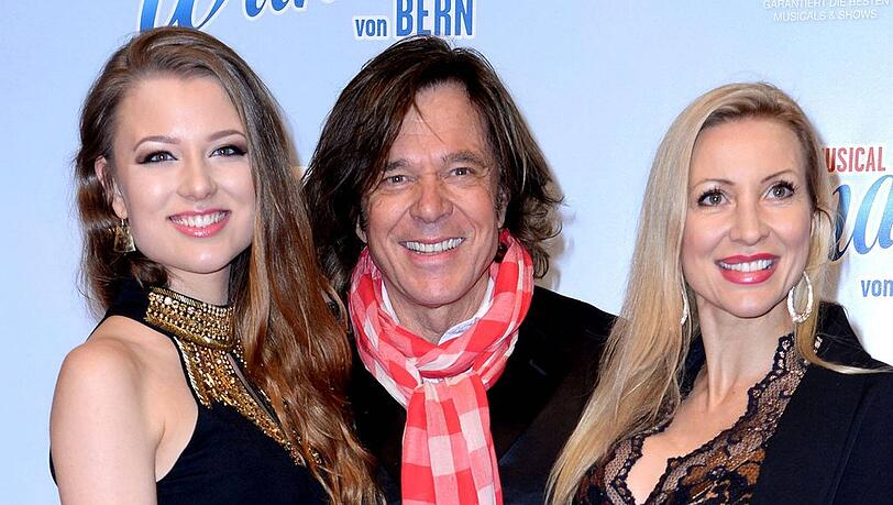 Jürgen Drews mit Ehefrau Ramona (r.) und Tochter Joelina in Hamburg.