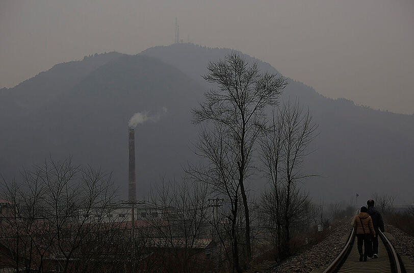 Der Luftindex für den gefährlichen Feinstaub kleiner als 2,5 Mikrometer (PM2,5) stieg am zweiten Tag in Folge auf mehr als 400. Foto: Wu Hong